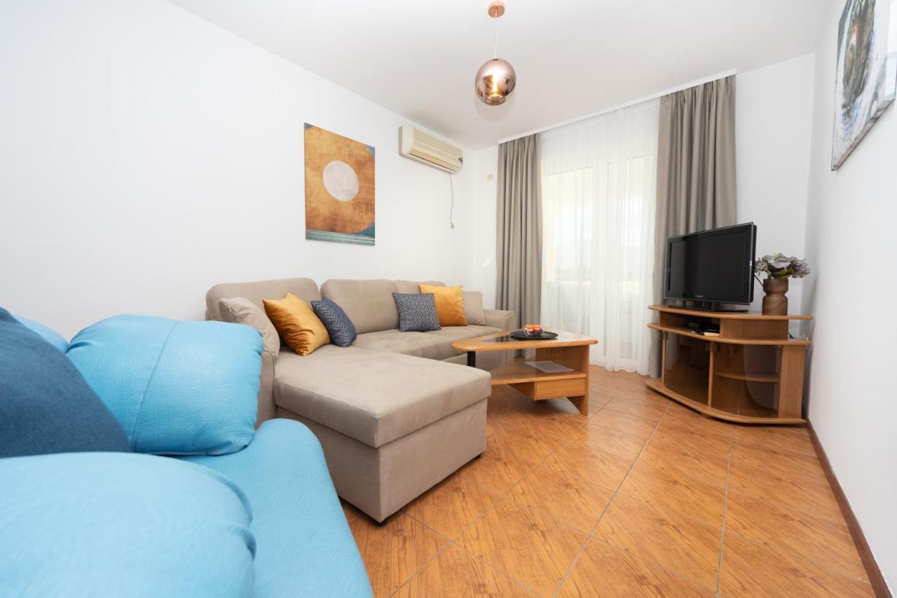Apartments Adeona Tivat Exterior photo
