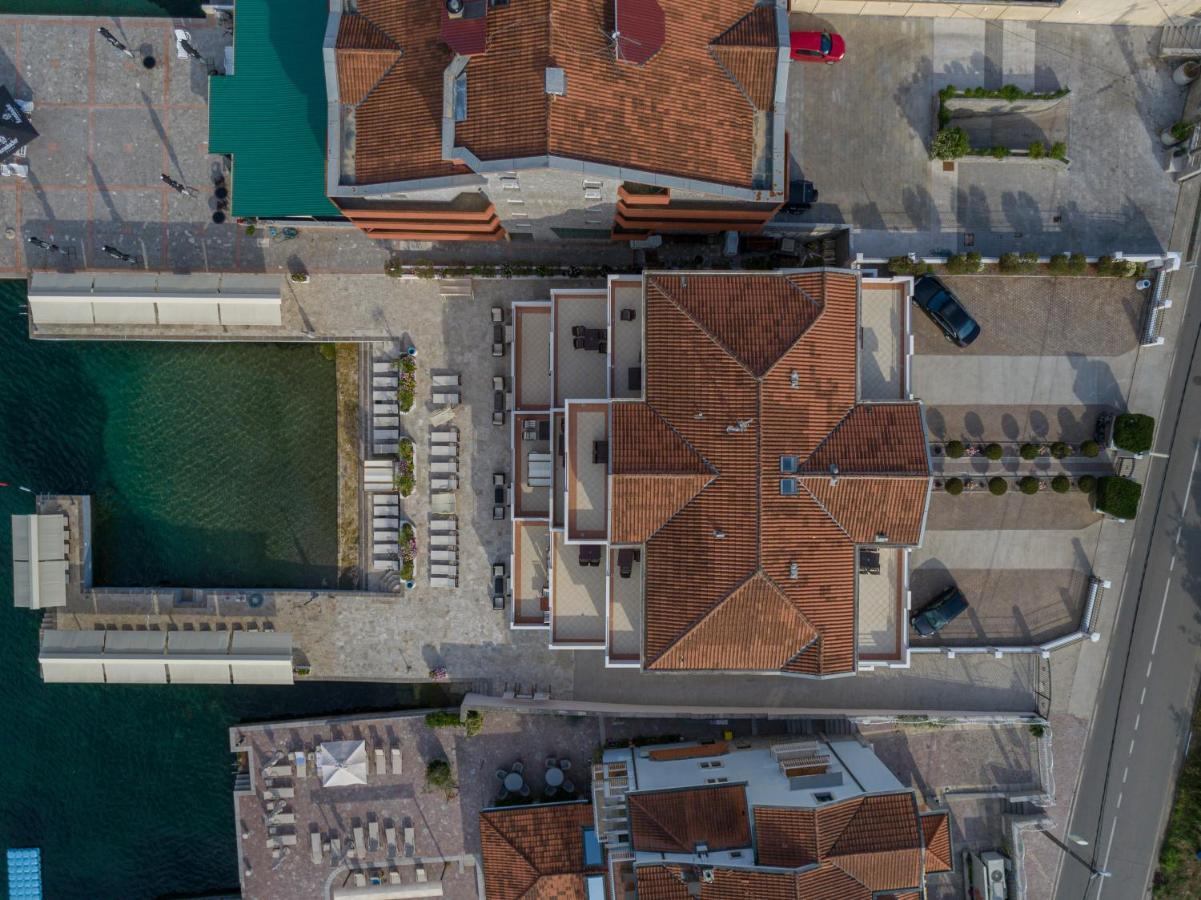 Apartments Adeona Tivat Exterior photo